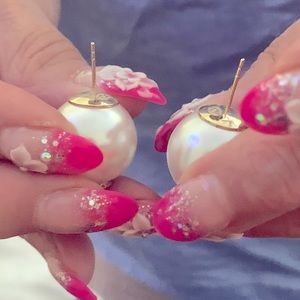 CHANEL CC Jumbo Pearl Studs Earrings Logo